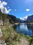 Jezero v pozadí masív Dachstein